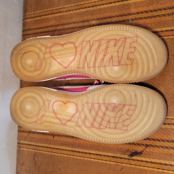 Nike 334212-611 Air Force 1 Pink Valentines Athletic Shoes - Picture 9 of 13